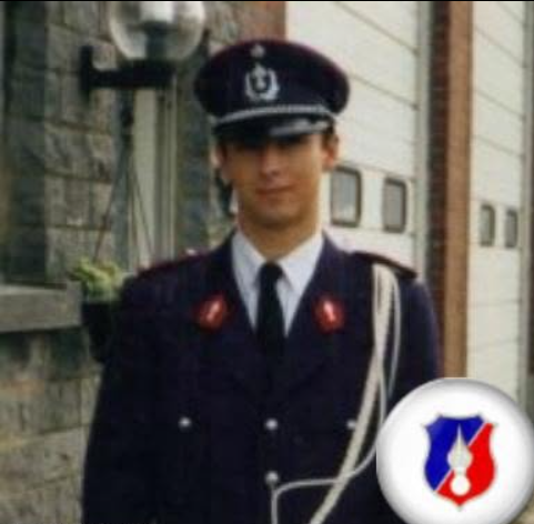 Sébastien Delepierre en uniforme de gendarme en 2001